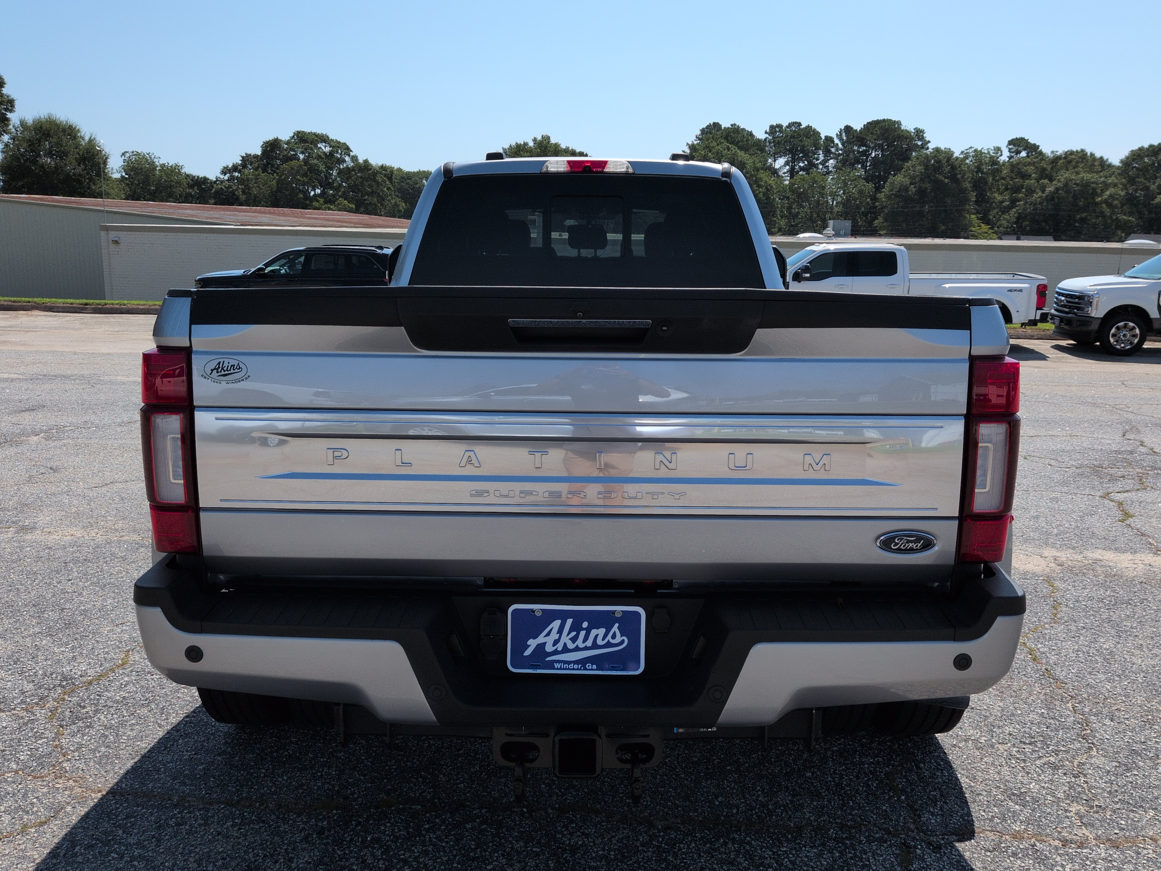 Certified 2022 Ford F450 Platinum w/ FX4 Off-Road Package AWD/4WD image 4