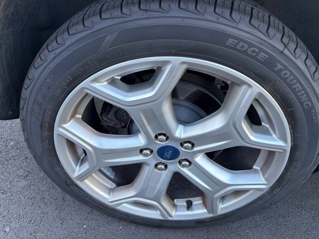 Certified 2019 Ford Escape Titanium AWD/4WD image 30