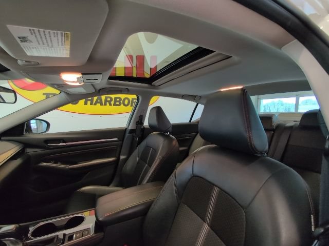 Used 2023 Nissan Altima 2.5 SR AWD/4WD image 29