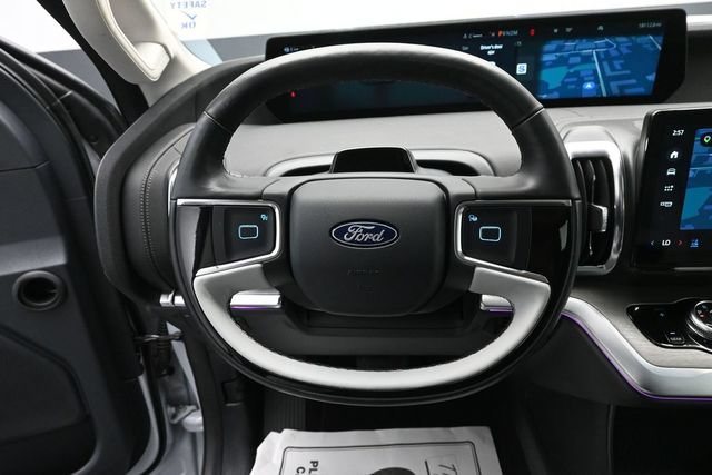 Certified 2025 Ford Expedition Max Platinum w/ Driver's Package AWD/4WD image 15