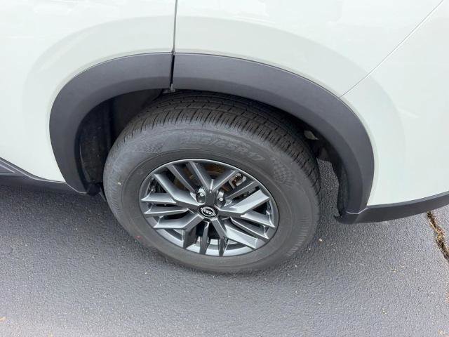 Used 2024 Nissan Rogue S FWD image 6
