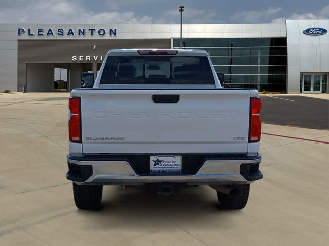 Used 2025 Chevrolet Silverado 2500 LTZ w/ LTZ Convenience Package AWD/4WD image 4