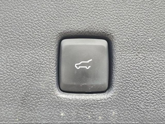 Certified 2025 Ford Escape SE w/ PHEV Premium Package FWD image 12
