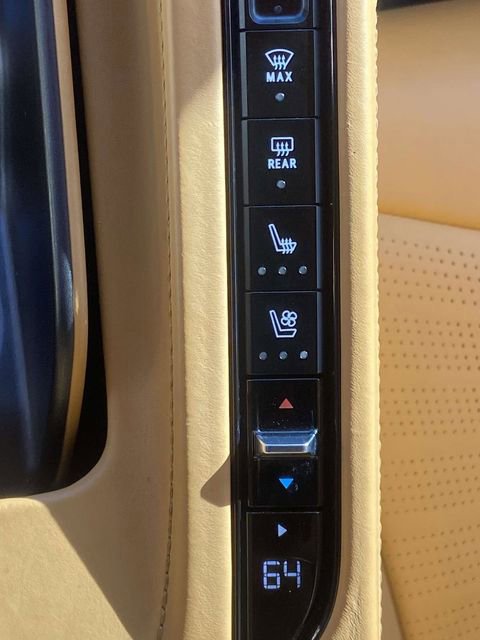 Used 2021 Chevrolet Corvette Stingray Premium Conv w/ Z51 Performance Package image 28