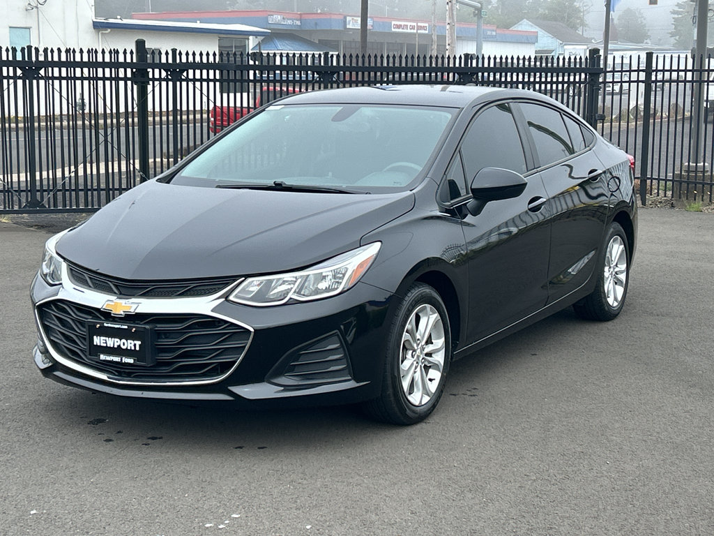 Used 2019 Chevrolet Cruze LS w/ LS Convenience Package FWD image 4