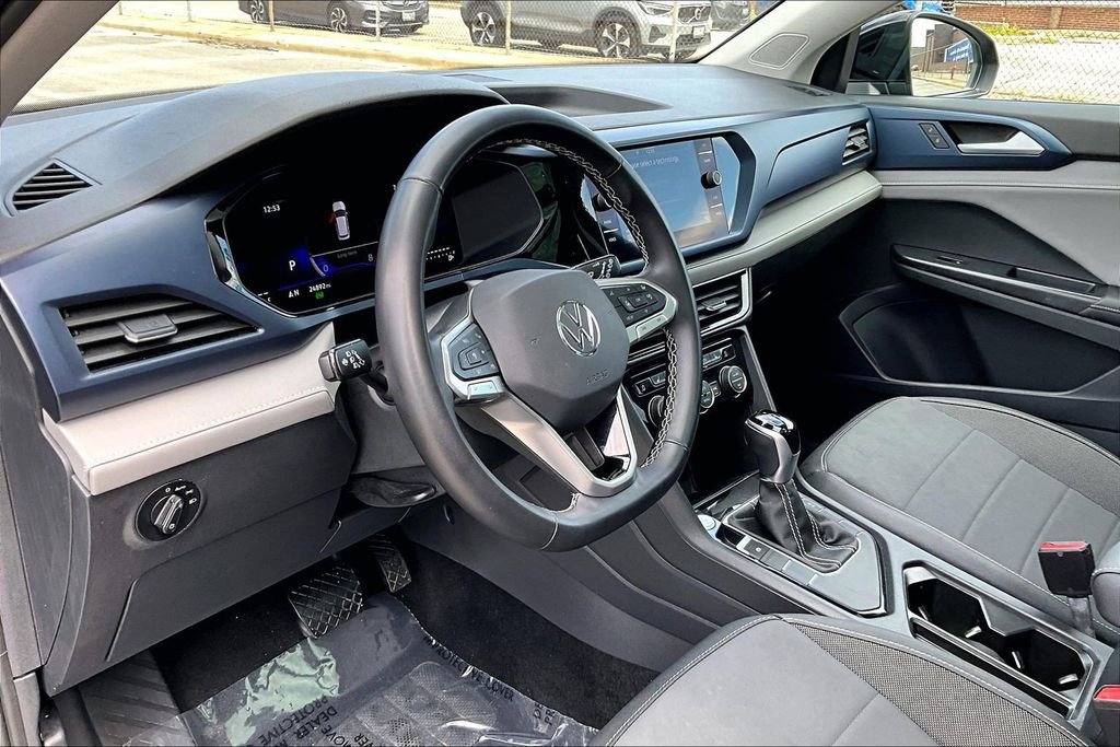 Used 2024 Volkswagen Taos SE FWD image 13