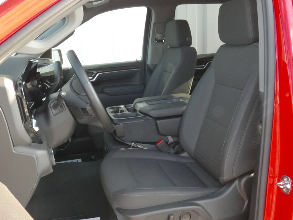 Used 2026 Chevrolet Silverado 1500 LT AWD/4WD image 7