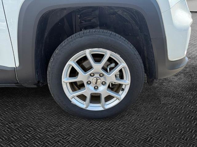 Used 2023 Jeep Renegade Latitude AWD/4WD image 11