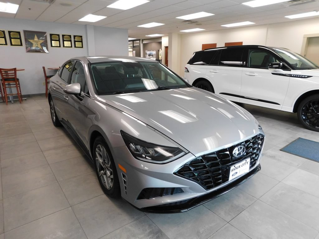Used 2023 Hyundai Sonata SEL FWD image 3
