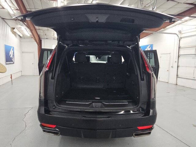 Used 2023 Cadillac Escalade ESV Premium Luxury Platinum AWD/4WD image 36