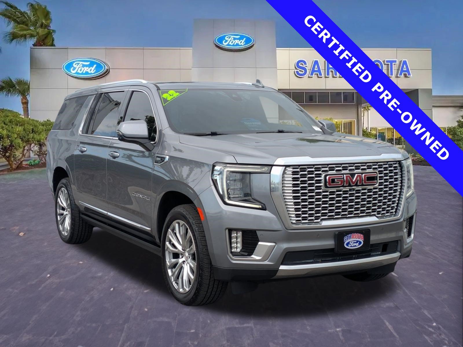 Used 2022 GMC Yukon XL Denali AWD/4WD image 1