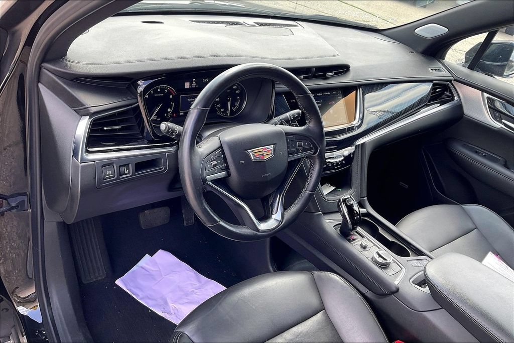 Used 2024 Cadillac XT6 Premium Luxury AWD/4WD image 7