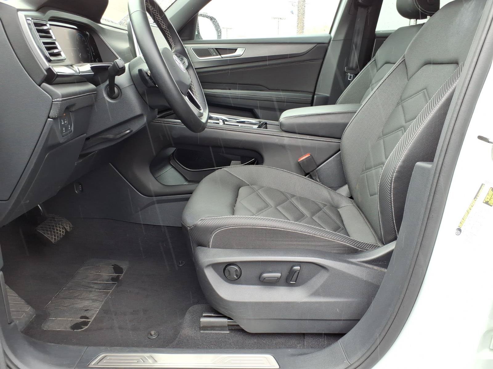 Used 2025 Volkswagen Atlas Cross Sport SE FWD image 22