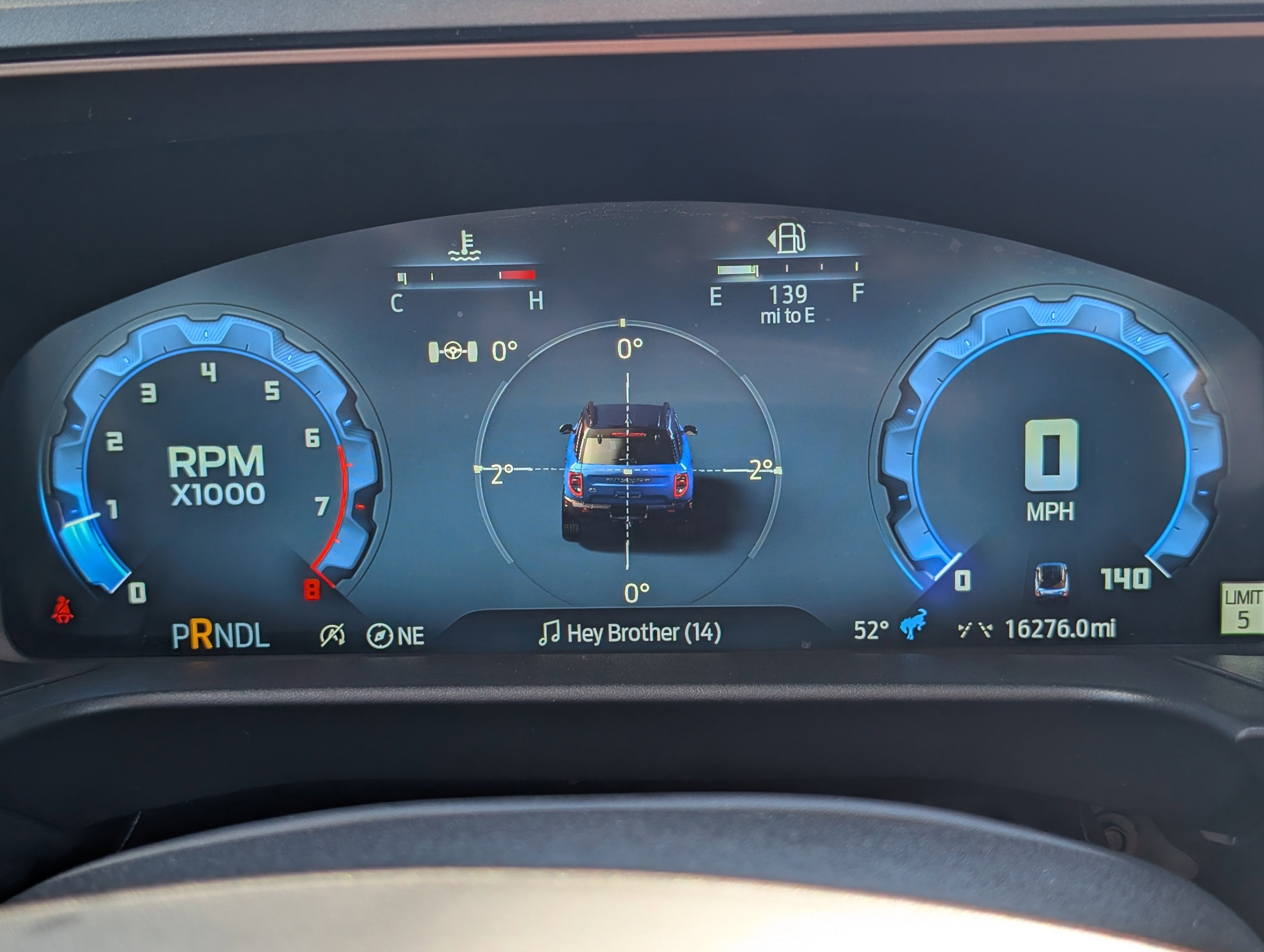 Certified 2025 Ford Bronco Sport Outer Banks w/ Outer Banks Tech Package+ AWD/4WD image 32