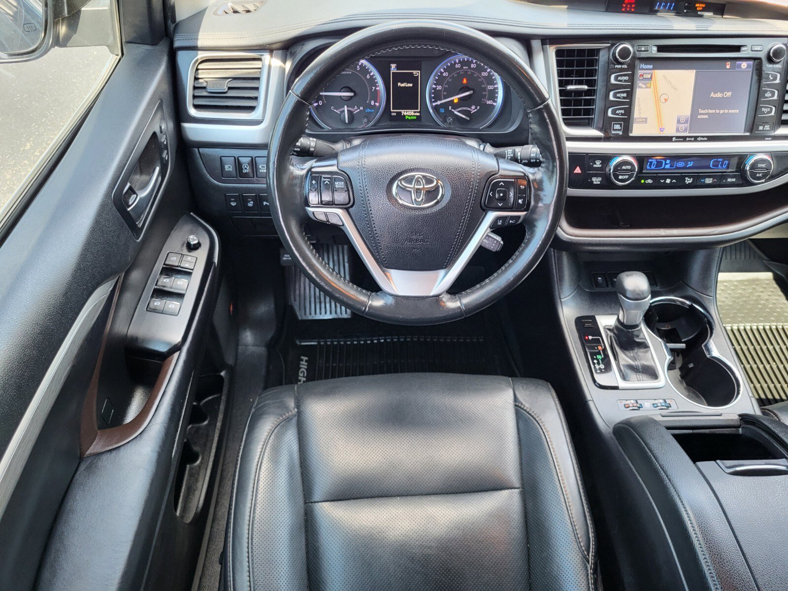Used 2019 Toyota Highlander Limited Platinum FWD image 13