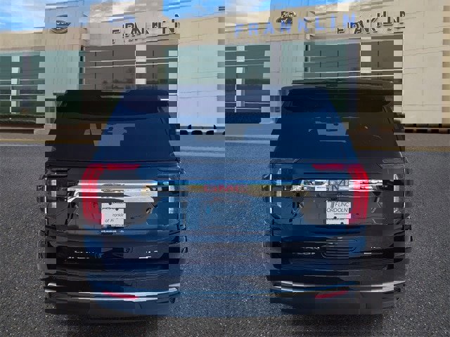 Used 2021 GMC Yukon SLT w/ SLT Premium Package image 4