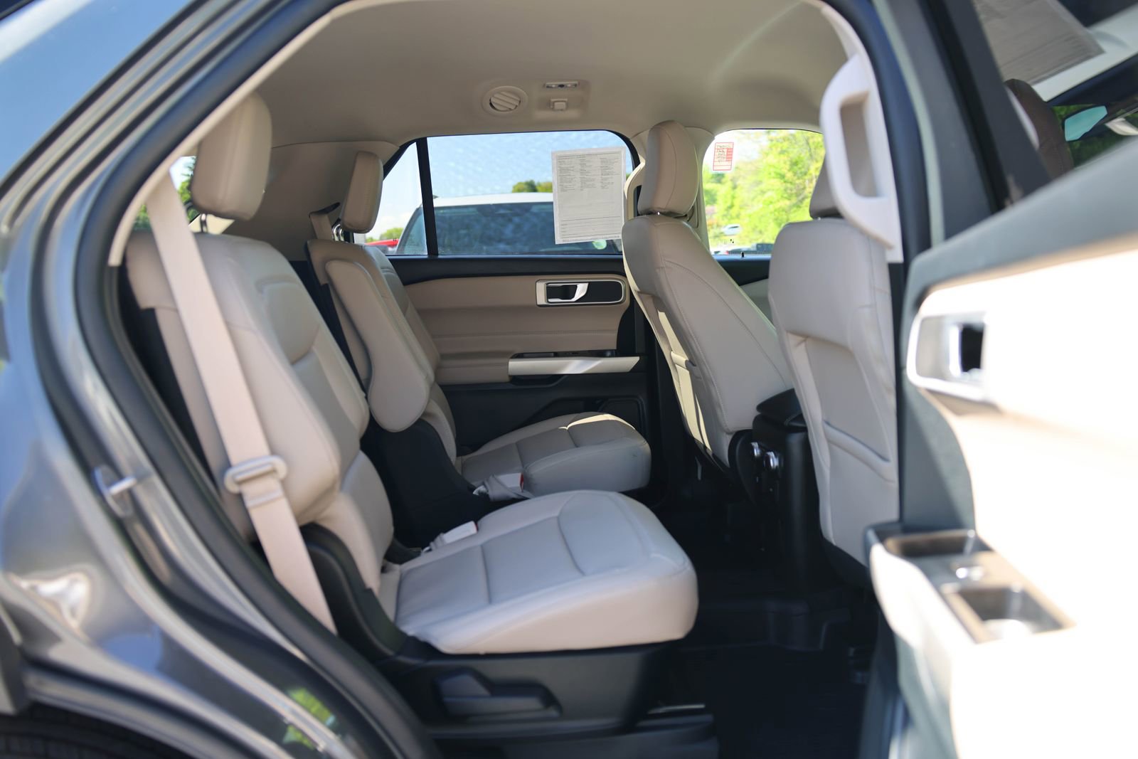 Certified 2023 Ford Explorer XLT w/ Equipment Group 202A AWD/4WD image 13