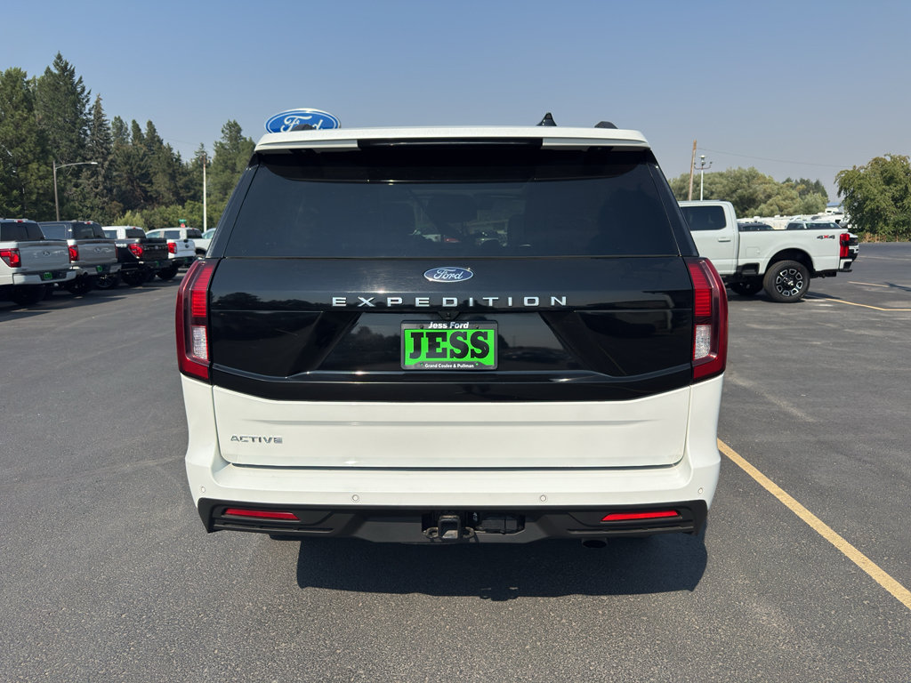 Certified 2025 Ford Expedition Active AWD/4WD image 7