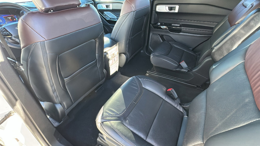 Certified 2023 Ford Explorer Platinum w/ Technology Package image 24