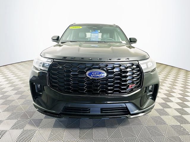 Certified 2025 Ford Explorer ST image 9