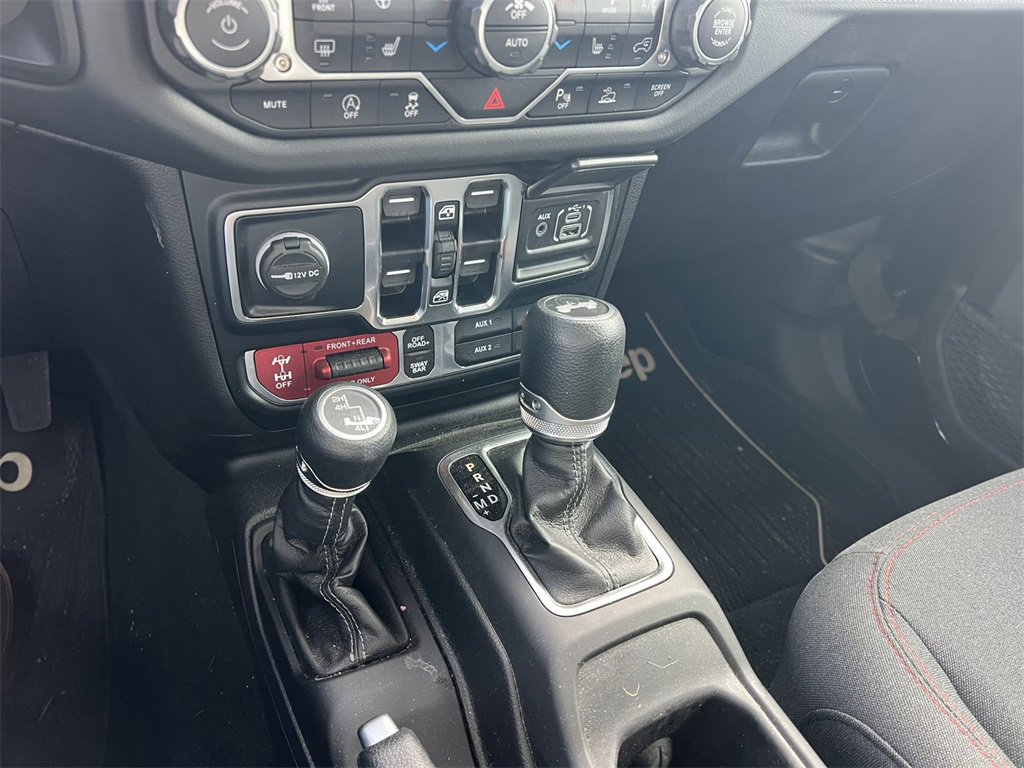 Used 2024 Jeep Wrangler Unlimited Rubicon w/ Technology Group image 20