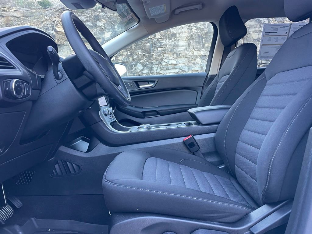Certified 2024 Ford Edge SE image 18