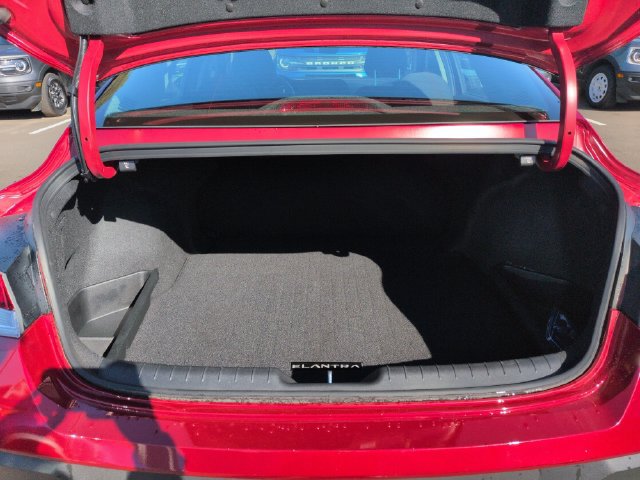 Used 2024 Hyundai Elantra SEL FWD image 18