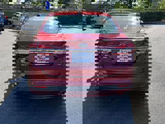 Certified 2017 Ford Fusion SE w/ Fusion SE Technology Package image 4