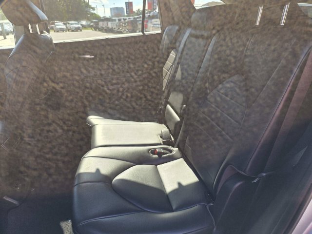 Used 2021 Toyota Highlander XLE FWD image 11
