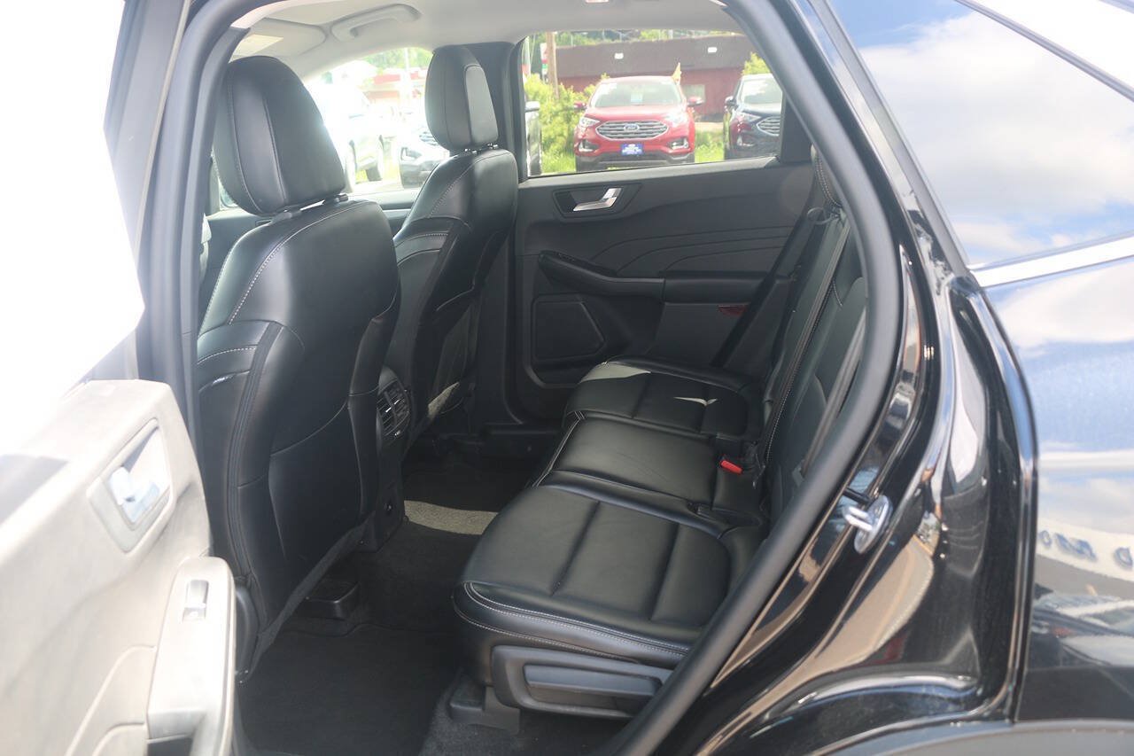 Certified 2024 Ford Escape Platinum AWD/4WD image 14