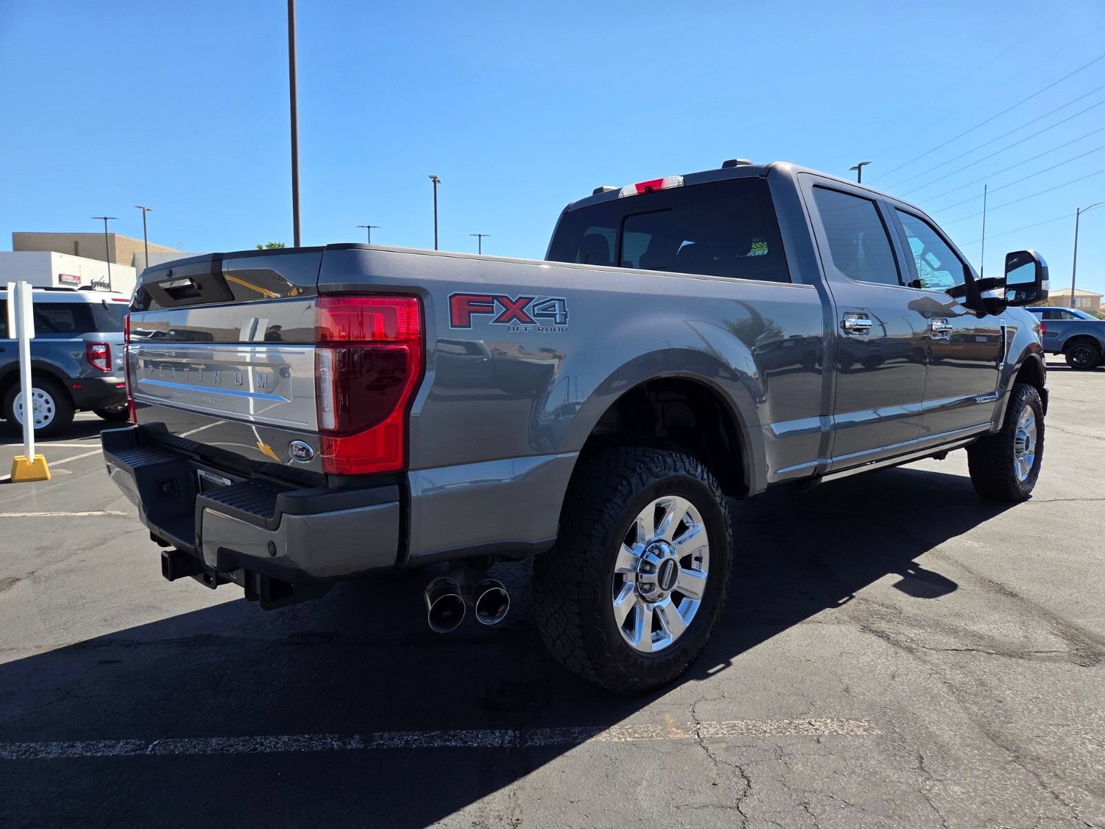Certified 2021 Ford F250 Platinum w/ FX4 Off-Road Package AWD/4WD image 6