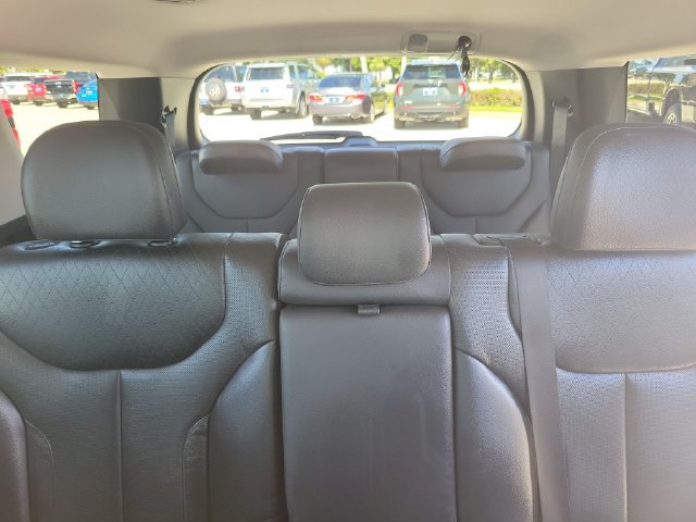 Used 2022 Hyundai Palisade SEL w/ 8P Bench Seat Package FWD image 17