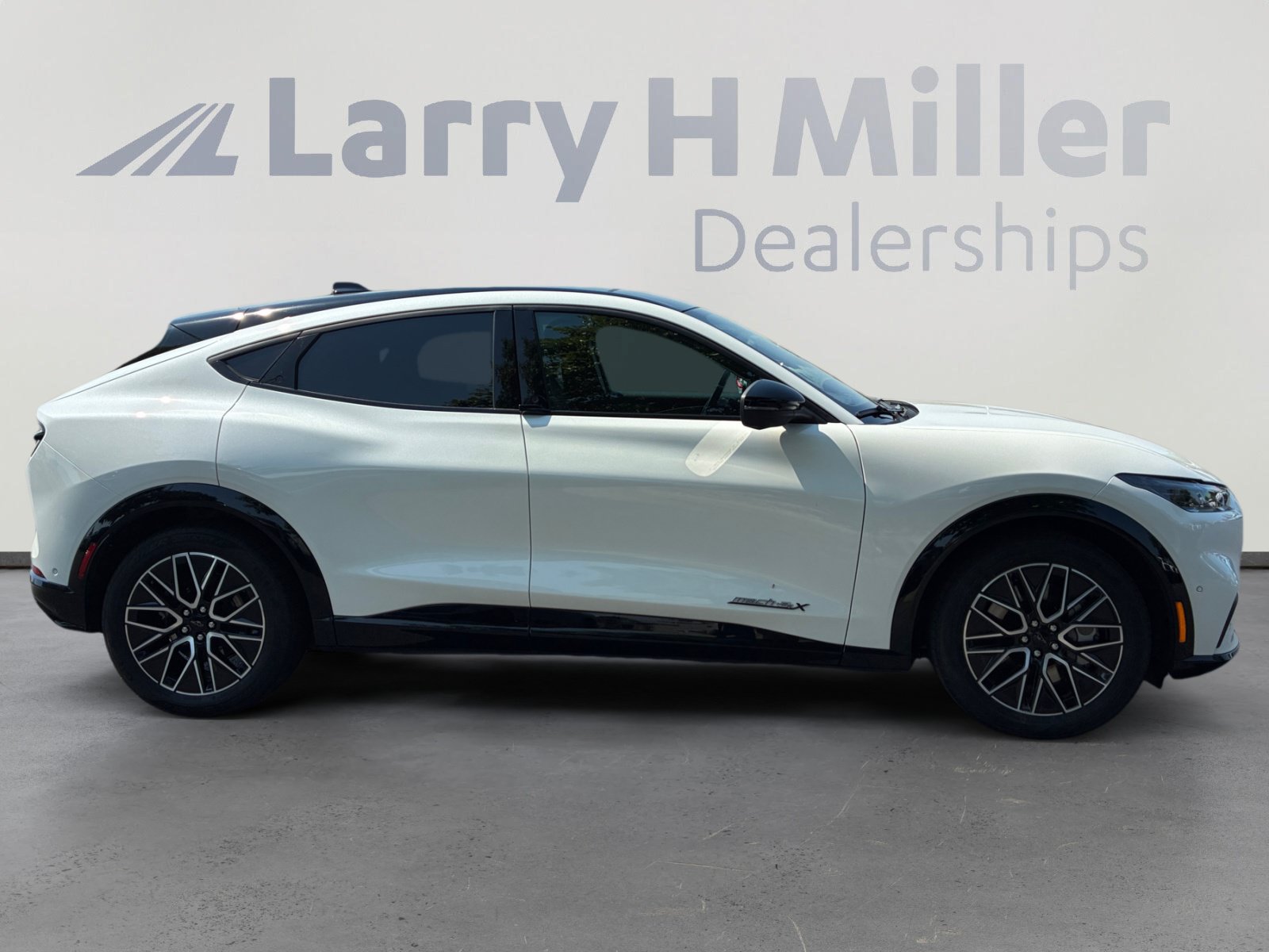 Certified 2024 Ford Mustang Mach-E Premium AWD/4WD image 6