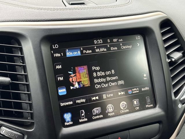 Used 2017 Jeep Cherokee Latitude w/ Comfort/Convenience Group image 31