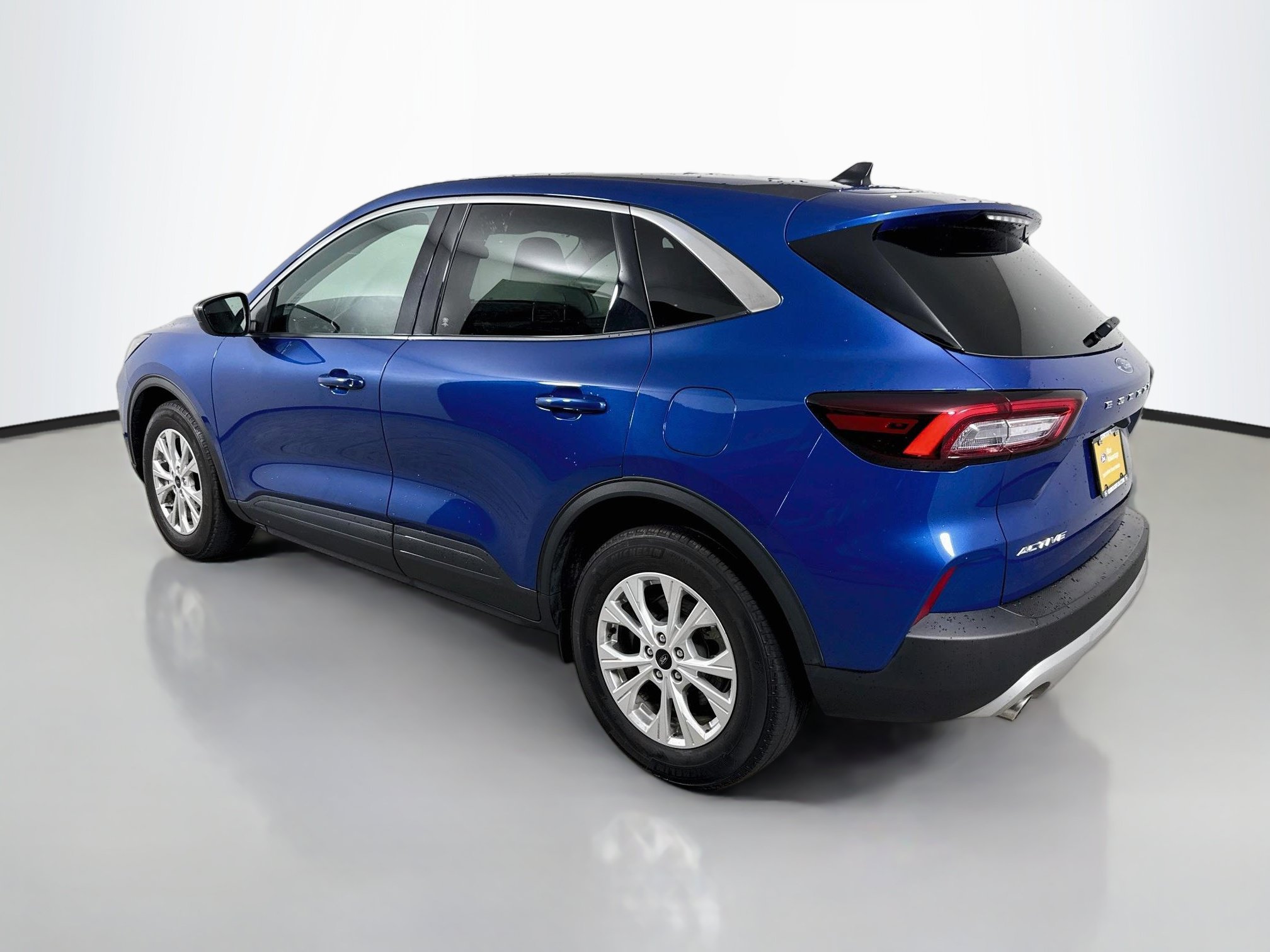 Certified 2023 Ford Escape Active w/ Cold Weather Package FWD image 9