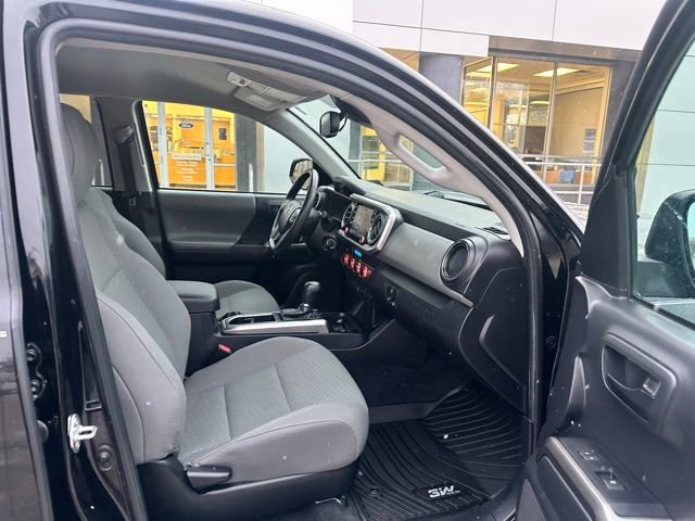 Used 2022 Toyota Tacoma SR5 image 39
