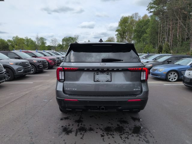 Certified 2025 Ford Explorer Active AWD/4WD image 6