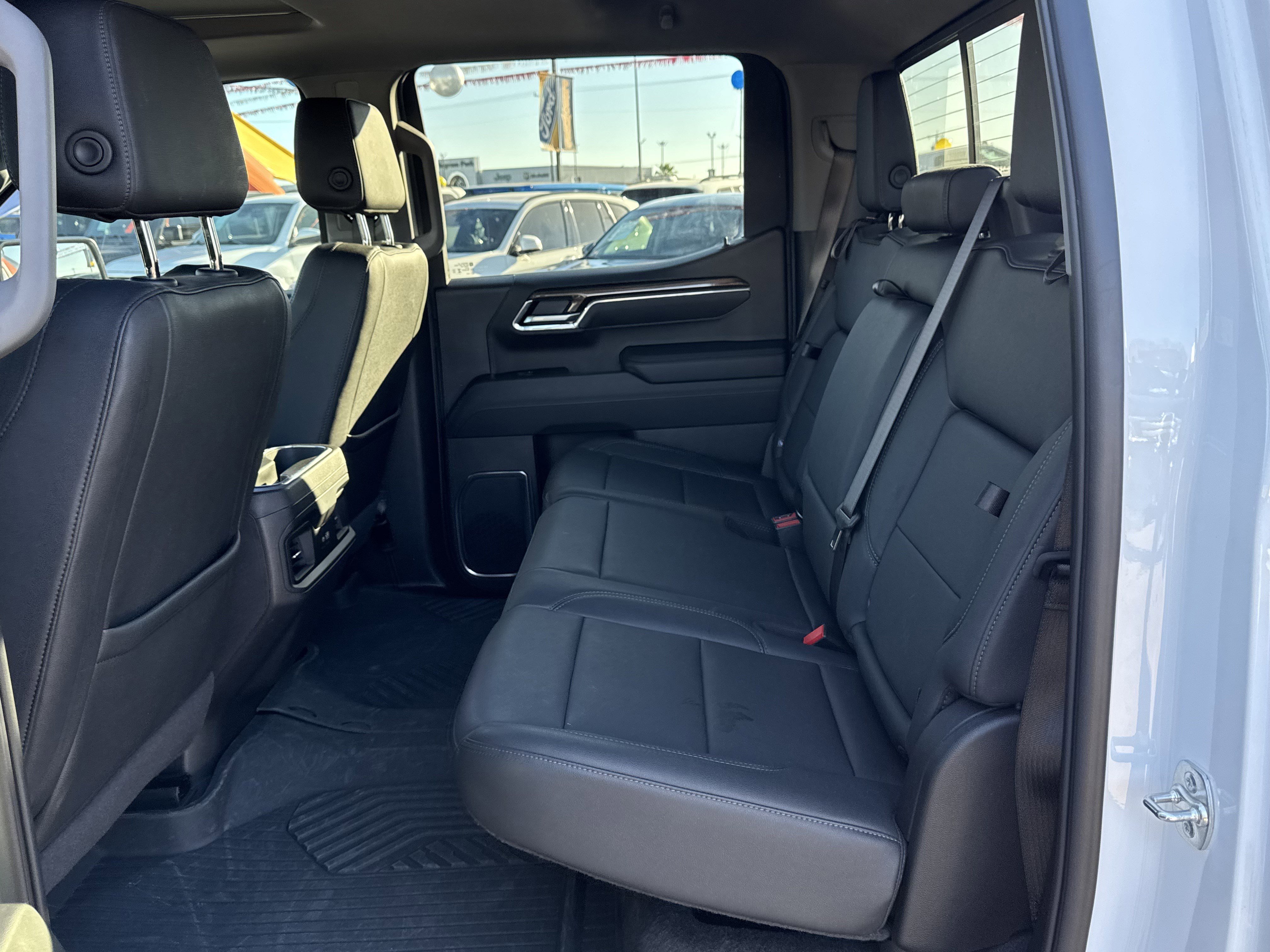 Used 2025 Chevrolet Silverado 1500 LT Trail Boss w/ Convenience Package II image 14