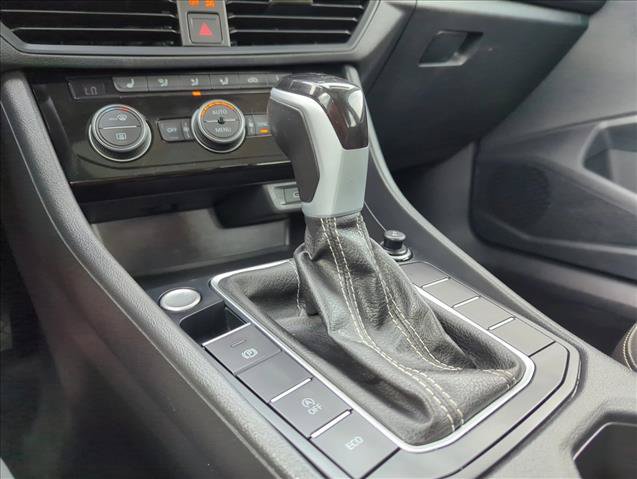 Used 2024 Volkswagen Jetta SE FWD image 13