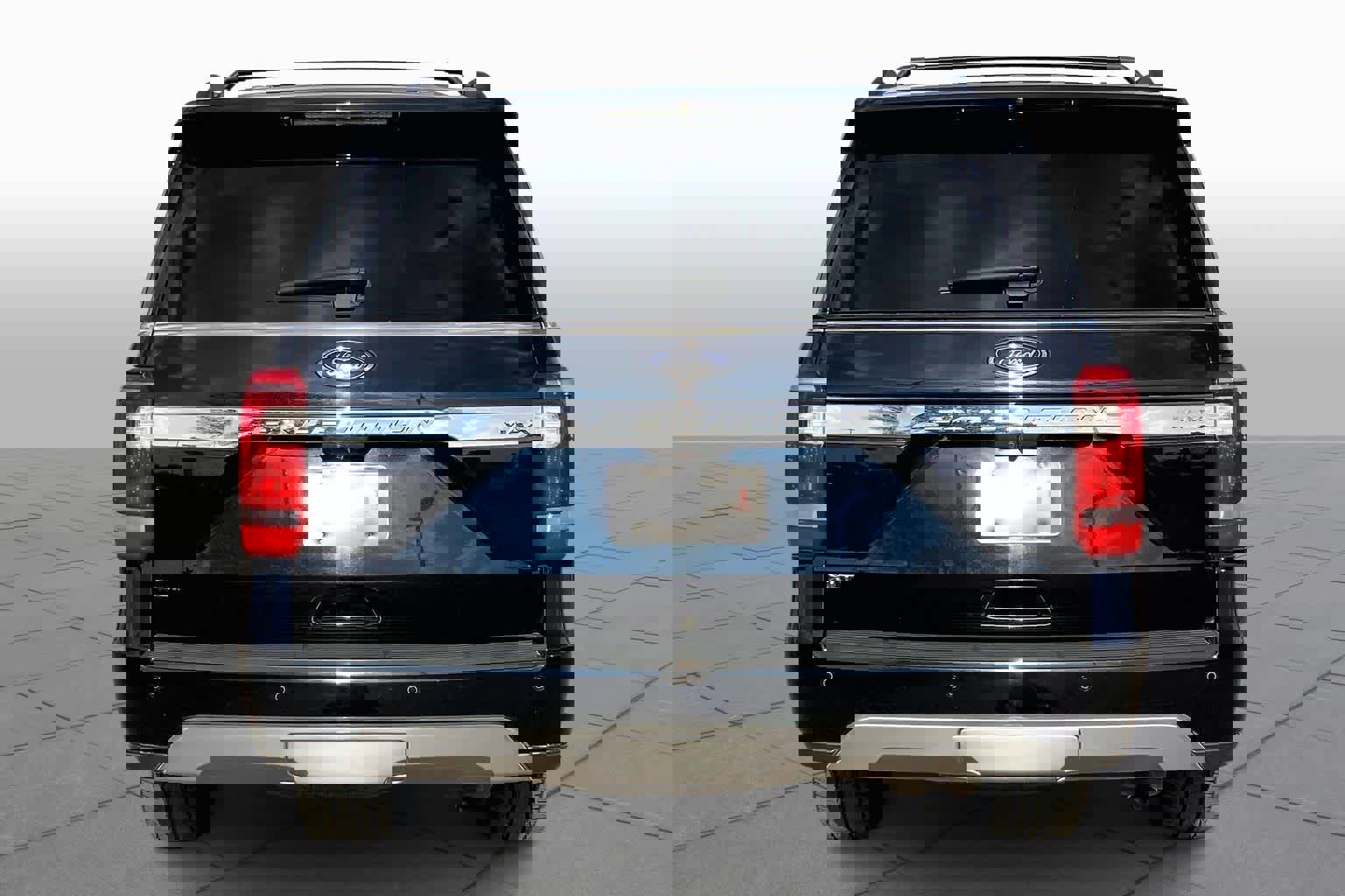 Certified 2021 Ford Expedition Max XLT image 2