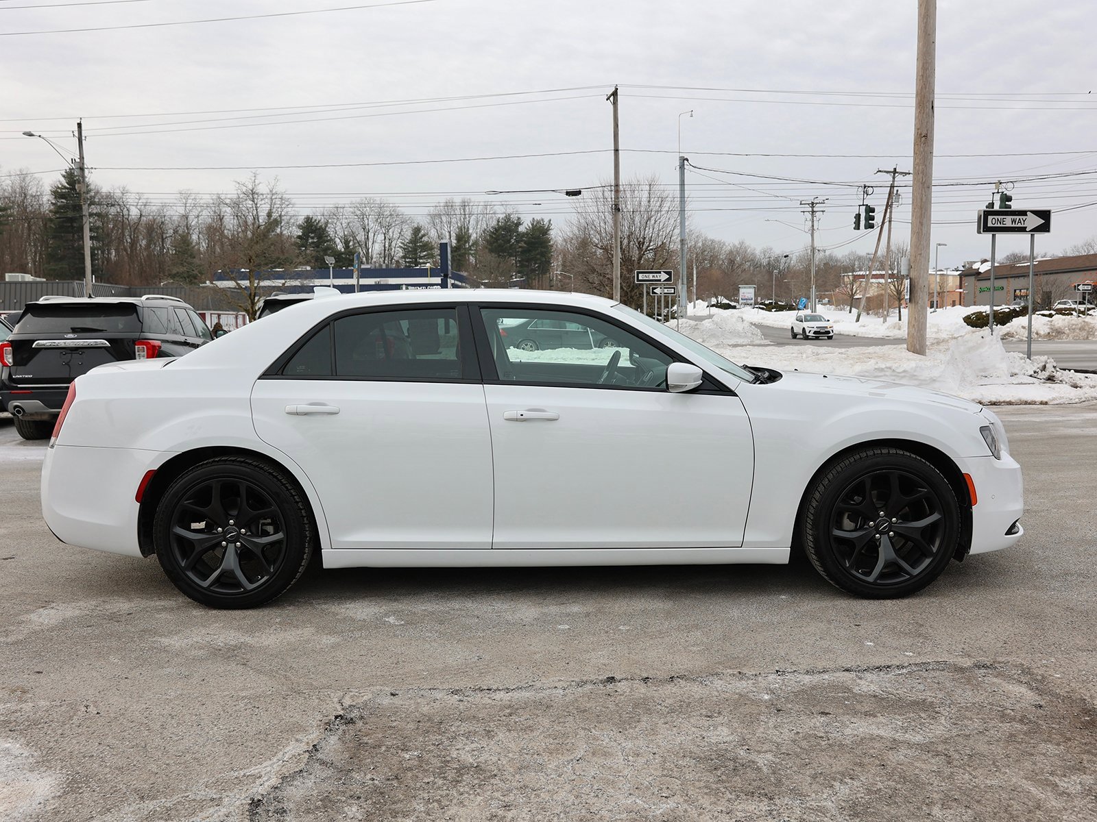 Used 2022 Chrysler 300 S image 8