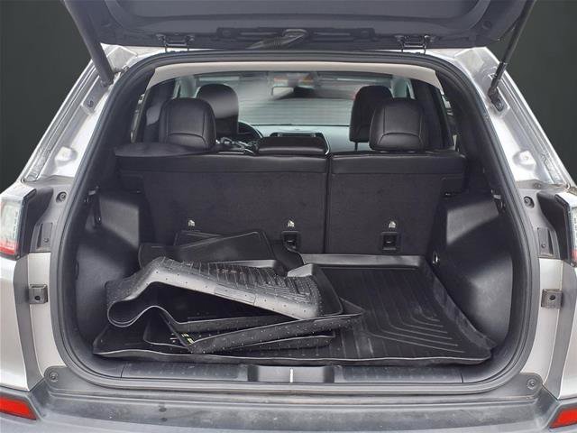 Used 2020 Jeep Cherokee Latitude Plus FWD image 19