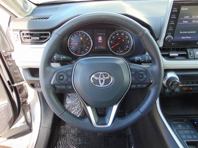 Used 2022 Toyota RAV4 XLE Premium AWD/4WD image 15