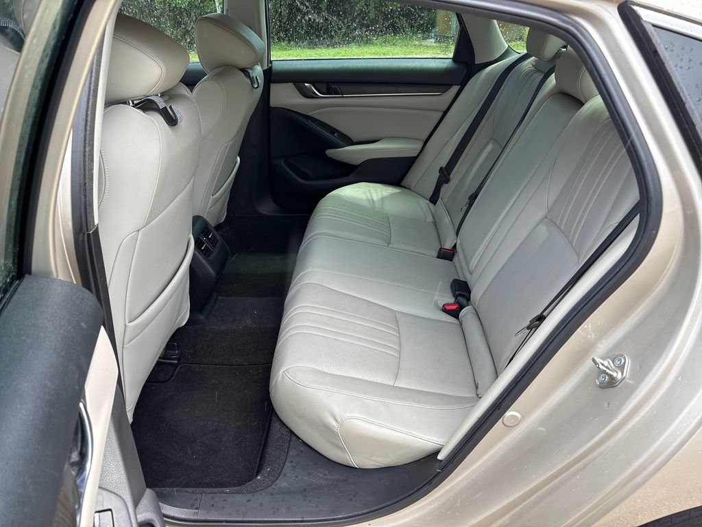 Used 2018 Honda Accord Touring image 29