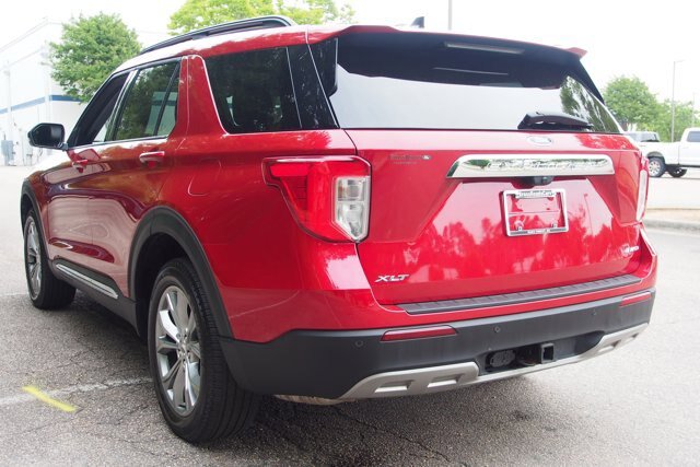 Certified 2024 Ford Explorer XLT w/ Equipment Group 202A AWD/4WD image 5