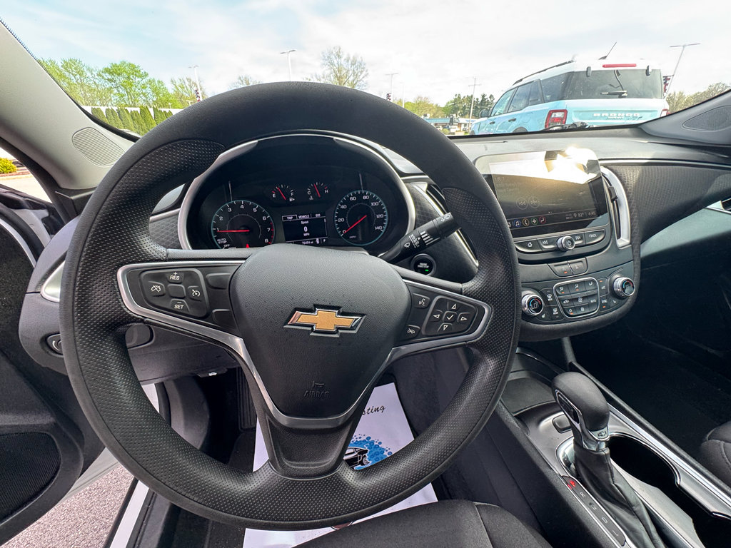 Used 2022 Chevrolet Malibu LT FWD image 27