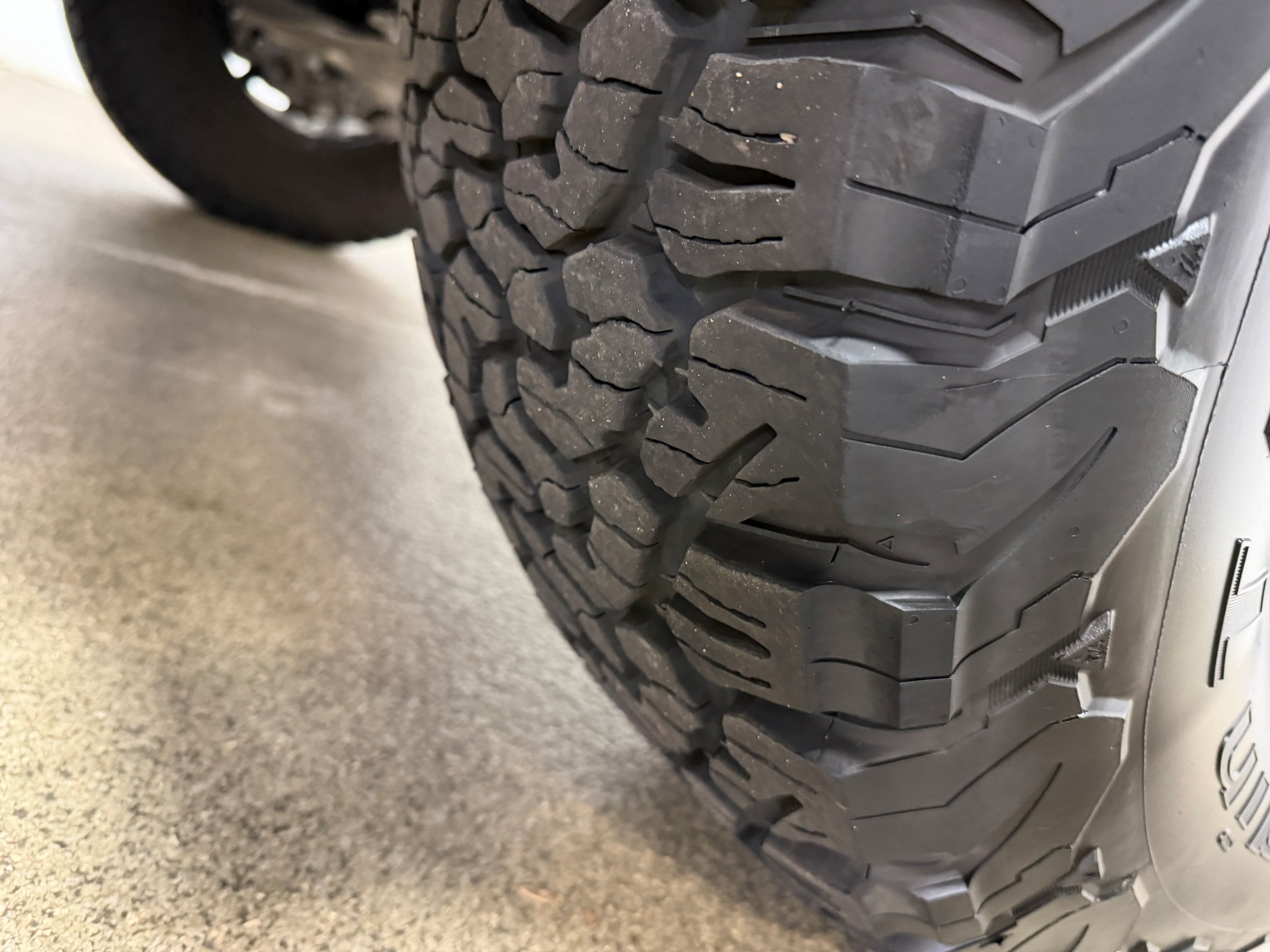 Certified 2024 Ford Bronco Raptor w/ Interior Carbon Fiber Pack 6 AWD/4WD image 37