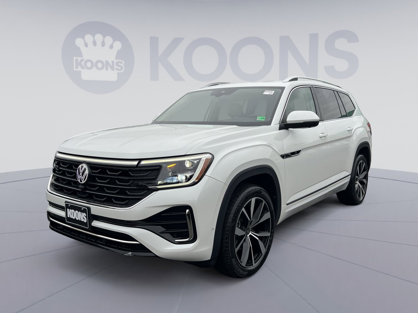 Used 2024 Volkswagen Atlas SEL Premium R-Line AWD/4WD image 1