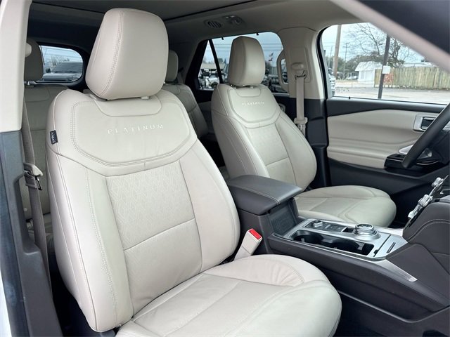 Certified 2023 Ford Explorer Platinum w/ Technology Package image 31
