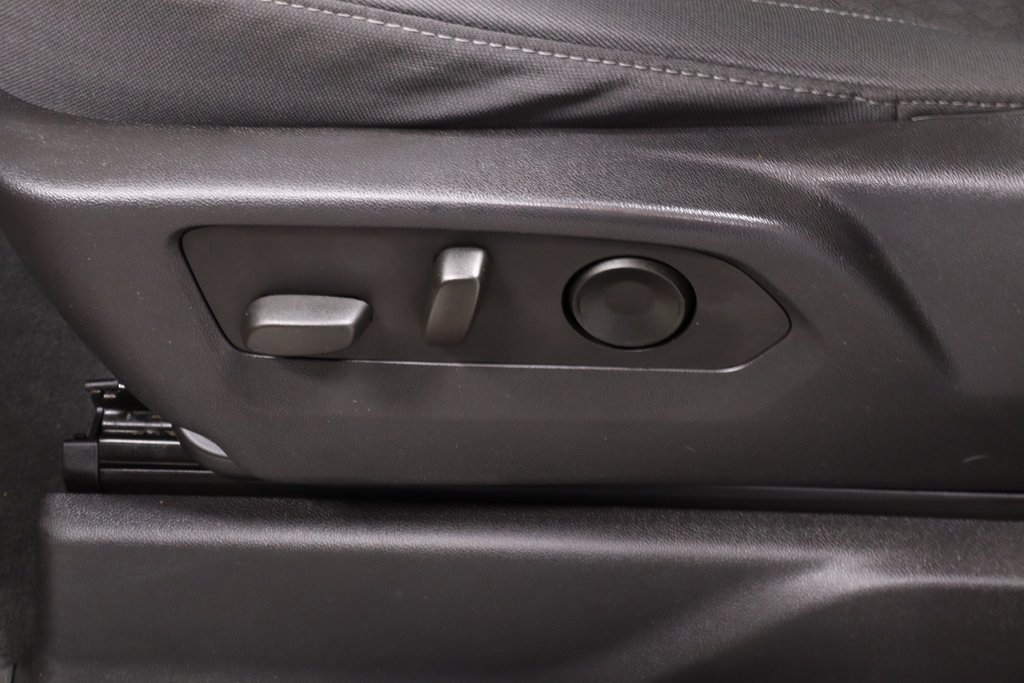 Used 2023 Chevrolet Silverado 1500 Custom image 24